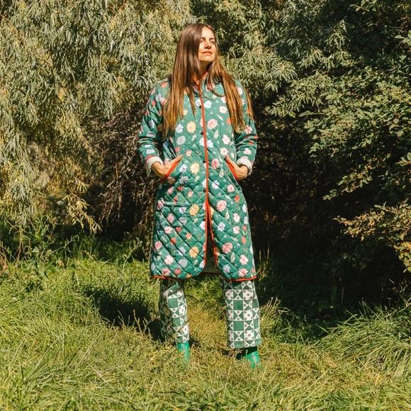 My Little Belleville - THE BEIJING QUILTED COAT-  GREEN FLORAL - Picture 2 of 16